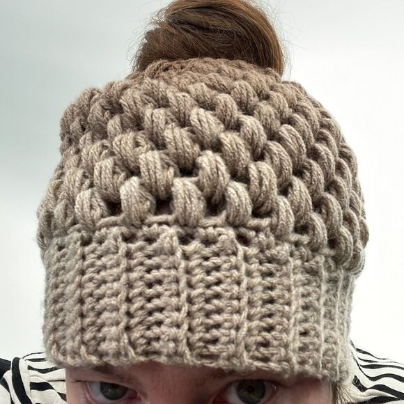 Handmade Napper bun beanie ponytail stocking cap one size NEW brown tan cream - Picture 8 of 8